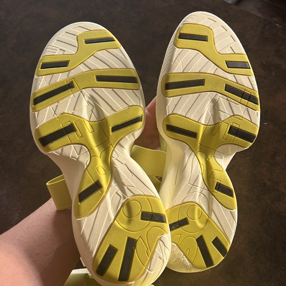 Sorel explorer blitz multi strap neon yellow black sandals 9 9.5 shoe pull on - Picture 9 of 9